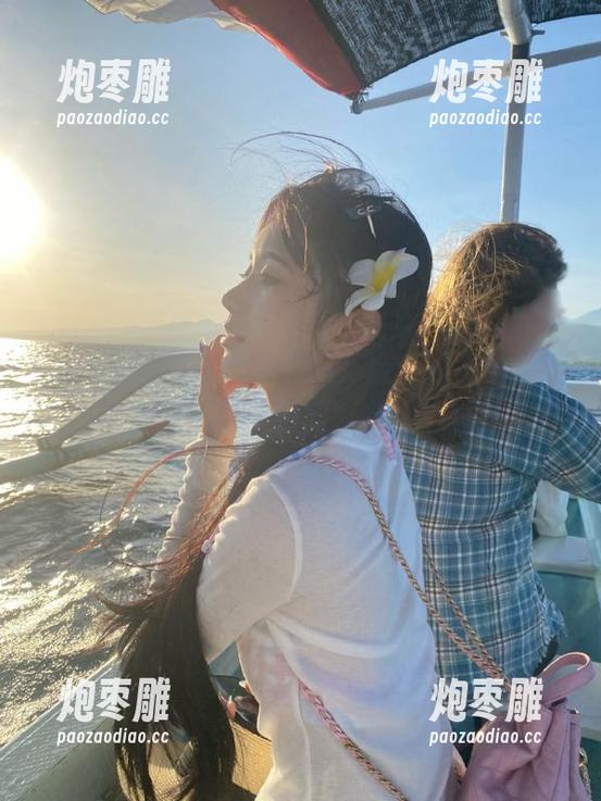 155hl “155hl.fun”说要永久跟踪你的焦点,我只想问,有钱了吗?
