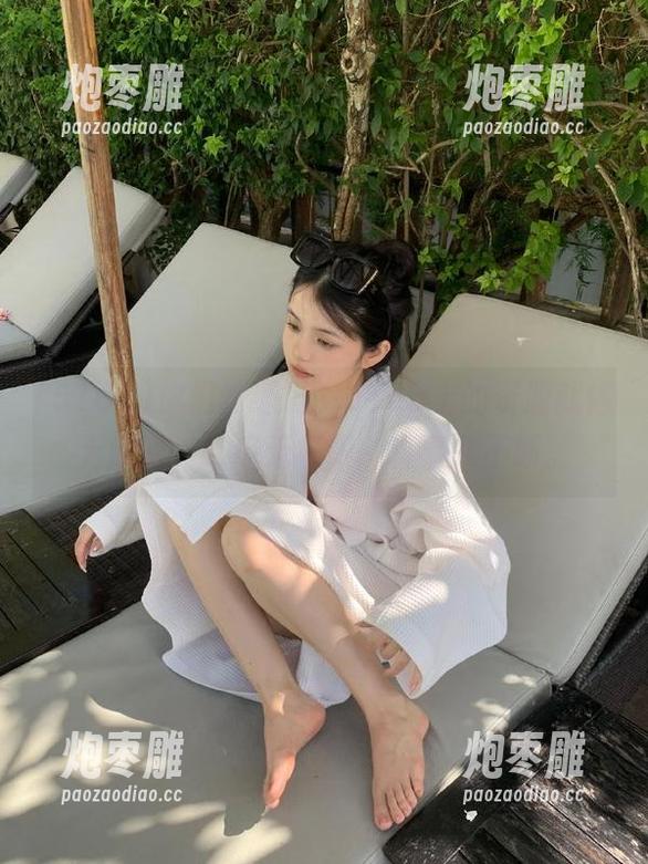 你们知道吗，51cg上的资源就像无底洞，吃瓜无极限，真事儿不断。