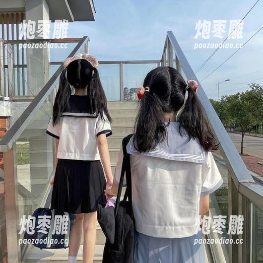 51吃瓜 进入51吃瓜,官网的微妙氛围让人欲罢不能!