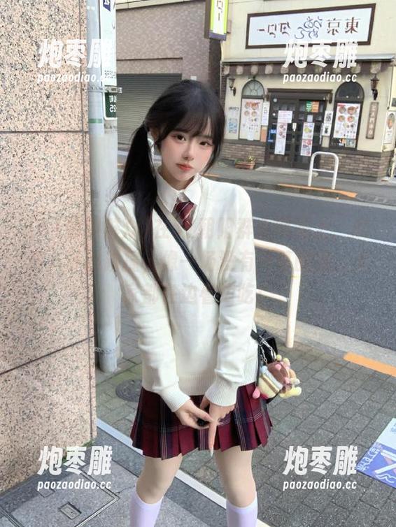 51朝阳群众 在51朝阳群众网站上,瓜和八卦的碰撞,像一场没有开幕的戏,大家都在边看边吃!
