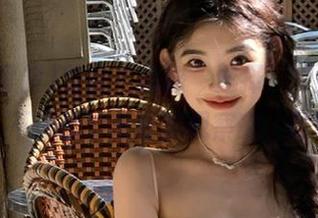 若论“线路”选择，“五一黑料”不愧是个专业的观察家，哈哈！