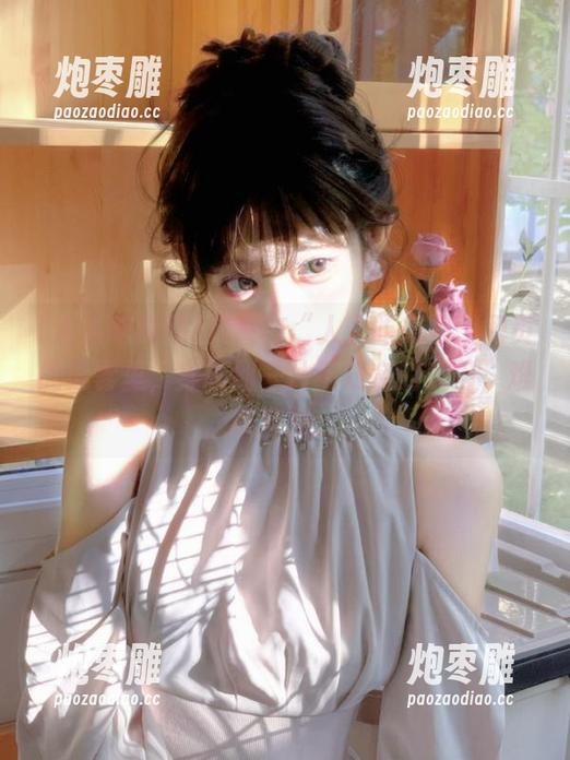 人人吃瓜网 消失在“人人吃瓜网”网页的迷雾里,穿越到一片不知名的瓜田,难以自拔。