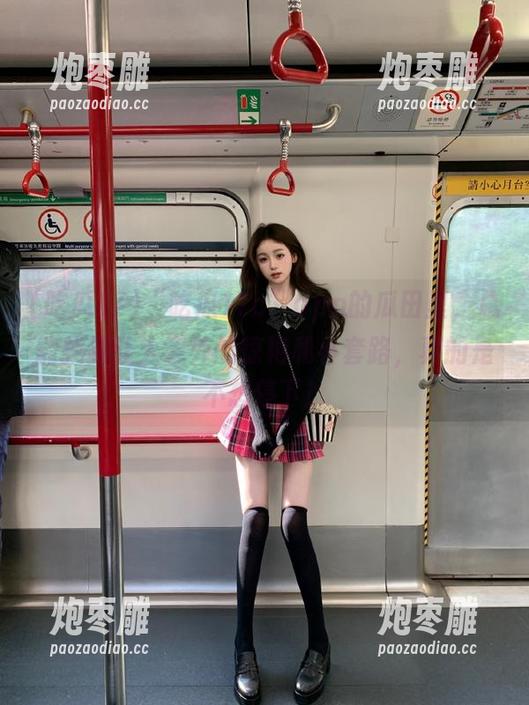 吃瓜17 “吃瓜17c”app的瓜田里,总能找到让人意外的惊艳和小套路,真的是不想停下!