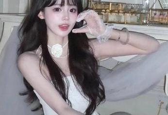 据说朝阳的吃瓜网地址在某个角落，让人想去探个究竟。