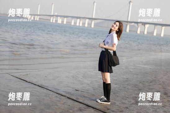 一边登录吃瓜网，一边看朝阳的光辉，心里默念：明天会更好？