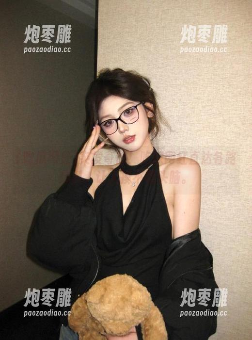 吃瓜网红 突发奇想!吃瓜网红直达各路爆料,让人摸不着头脑。
