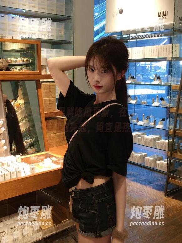 黑料吃瓜更新，在线曝光，眼看着热搜灯泡亮起，简直是热闹非凡！
