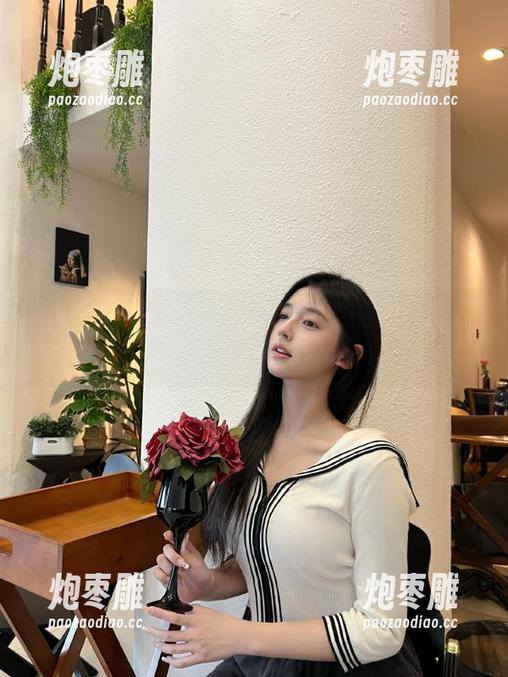 黑料正能量 黑料正能量发布当拆解,嘴边的瓜都变得更加圆润诱人了!