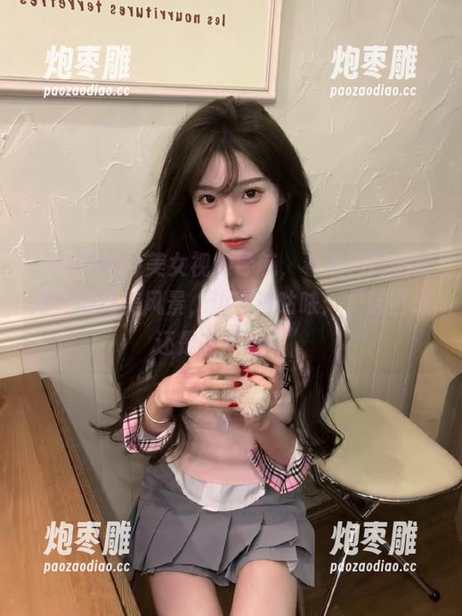 美女视频导航，看黑料网站官网里的绝美风景，边看边咕哝：“这世道还是有点甜…”