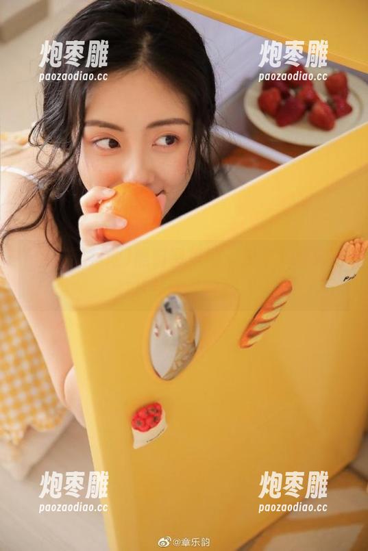 黑料聚集地，快来下载你的八卦套餐吧！